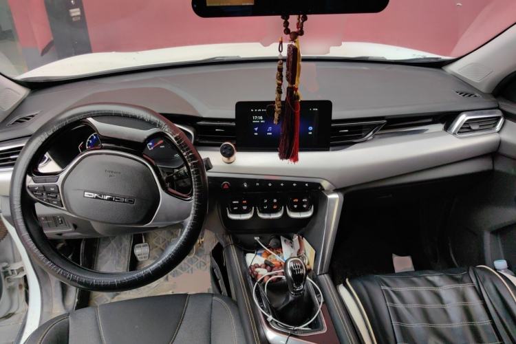 Used BAIC Beijing X3 2019 1.5T Manual Glory Edition Center Console