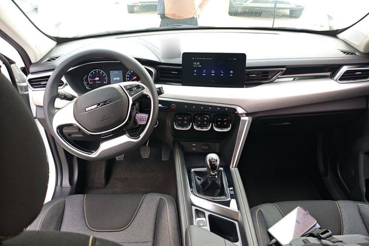 Used BAIC Beijing X3 2019 1.5T Manual Glory Edition Center Console