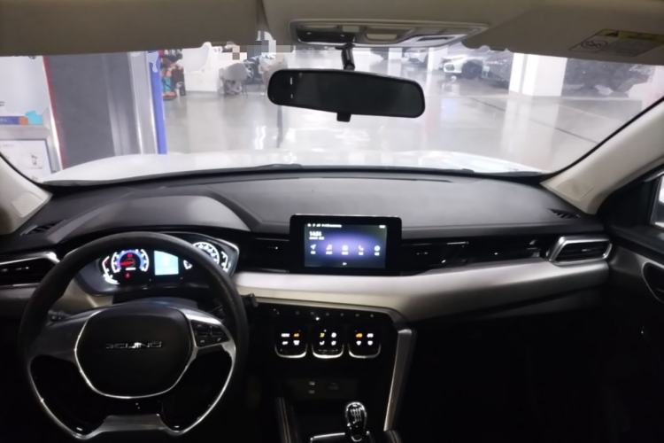 Used BAIC Beijing X3 2019 1.5T Manual Glory Edition Center Console