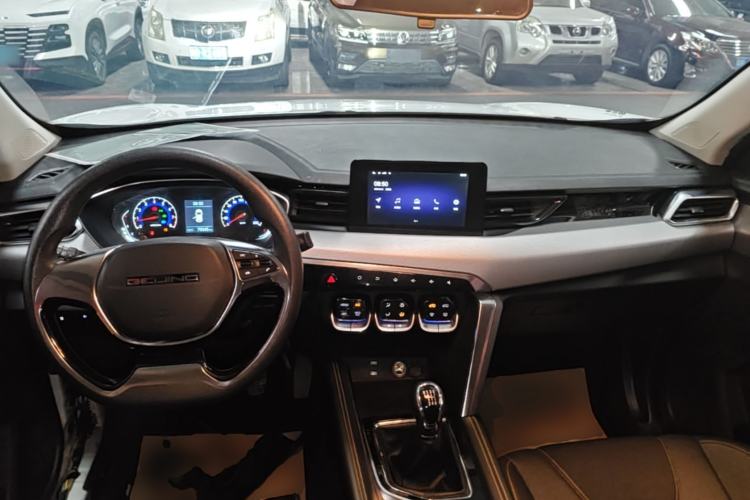 Used BAIC Beijing X3 2019 1.5T Manual Glory Edition Center Console