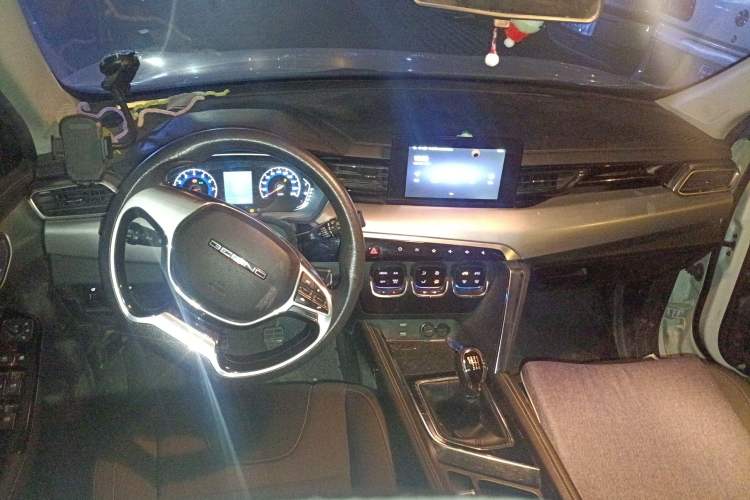 Used BAIC Beijing X3 2019 1.5T Manual Glory Edition Center Console