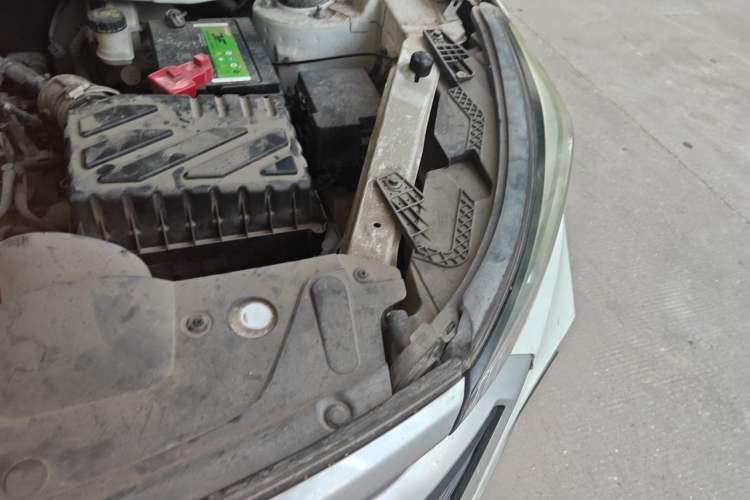 Used BAIC Beijing X3 2019 1.5T Manual Star Edition Engine Bay Left