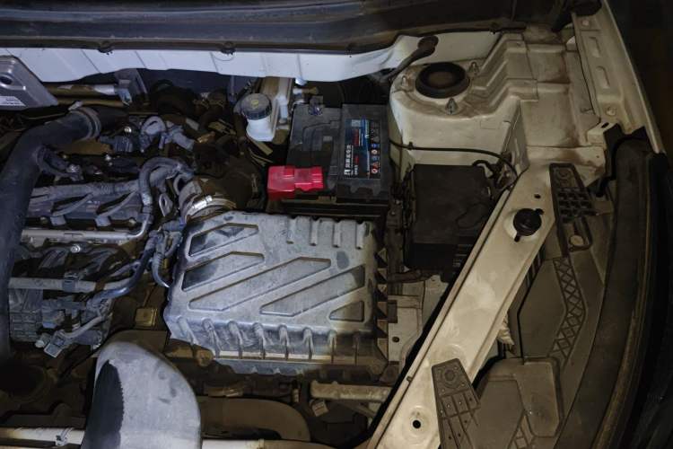 Used BAIC Beijing X3 2019 1.5T CVT Glory Edition Engine Bay Left