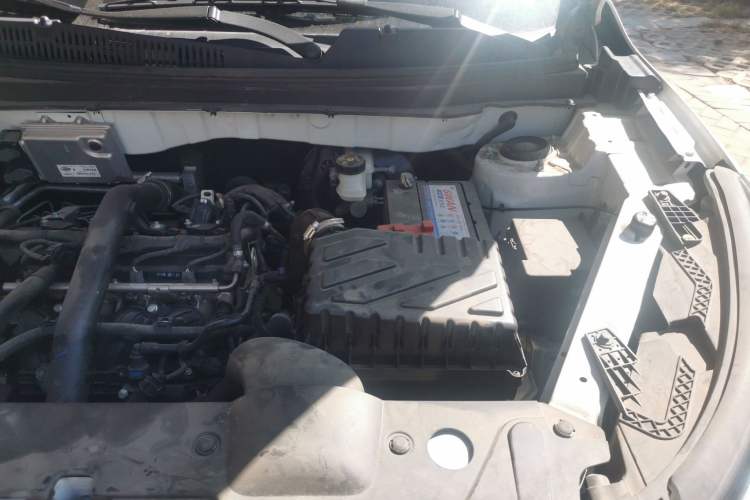 Used BAIC Beijing X3 2019 1.5T CVT Glory Edition Engine Bay Left
