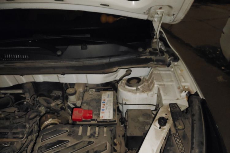 Used BAIC Beijing X3 2019 1.5T Manual Glory Edition Engine Bay Left