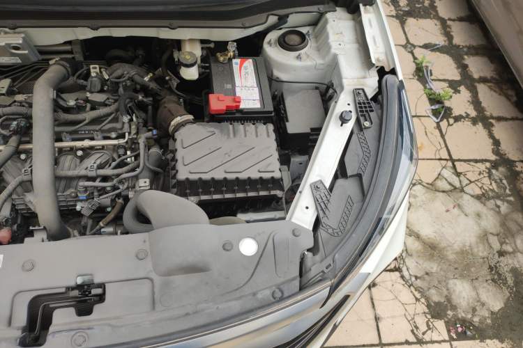 Used BAIC Beijing X3 2019 1.5T CVT Glory Edition Engine Bay Left