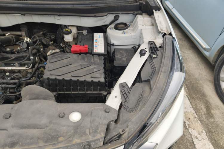 Used BAIC Beijing X3 2019 1.5T CVT Glory Edition Engine Bay Left