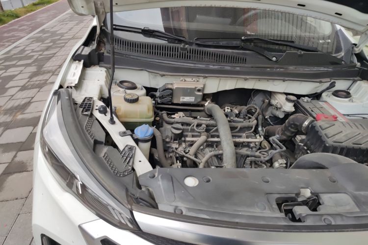 Used BAIC Beijing X3 2019 1.5T CVT Glory Edition Engine Bay Right