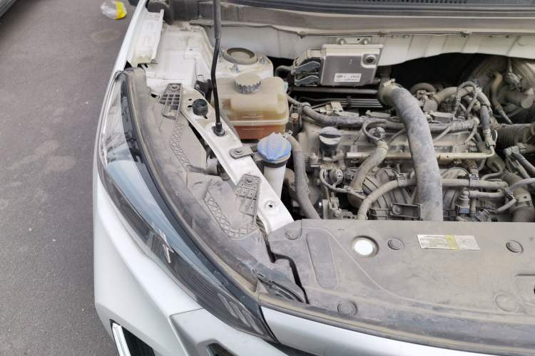 Used BAIC Beijing X3 2019 1.5T CVT Glory Edition Engine Bay Right