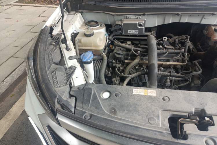Used BAIC Beijing X3 2019 1.5T CVT Glory Edition Engine Bay Right
