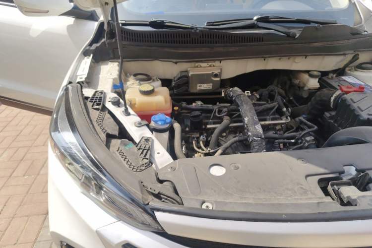 Used BAIC Beijing X3 2019 1.5T CVT Glory Edition Engine Bay Right