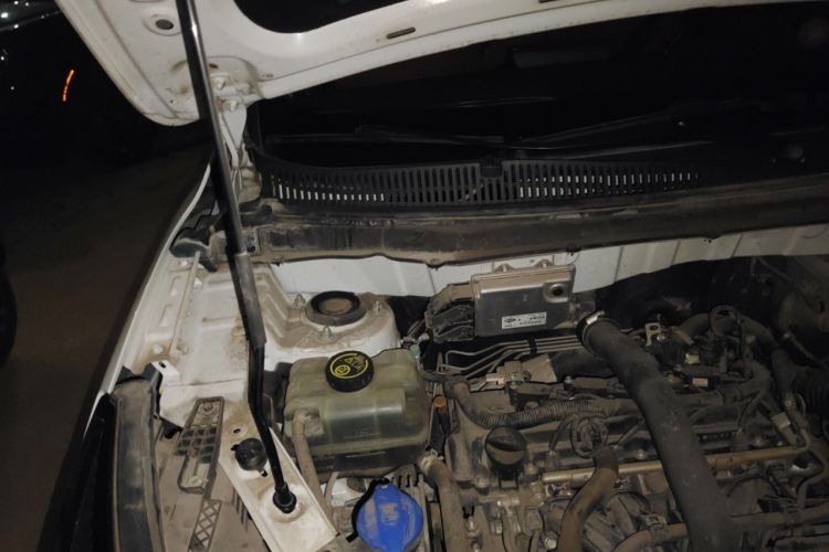 Used BAIC Beijing X3 2019 1.5T Manual Glory Edition Engine Bay Right