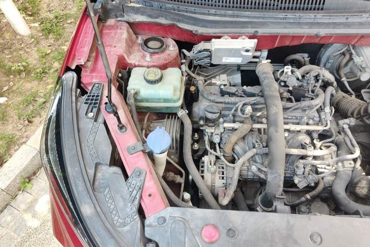Used BAIC Beijing X3 2019 1.5T CVT Glory Edition Engine Bay Right