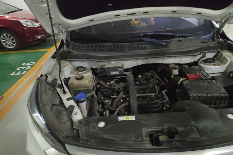 Used BAIC Beijing X3 2019 1.5T CVT Glory Edition Engine Bay Right