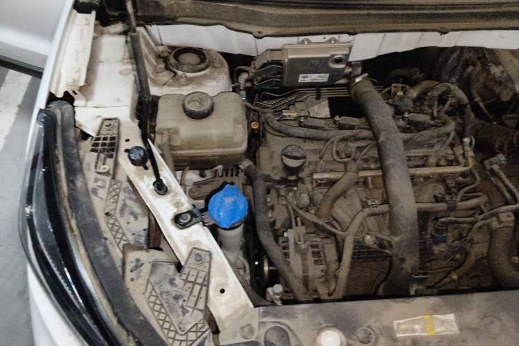 Used BAIC Beijing X3 2019 1.5T CVT Glory Edition Engine Bay Right