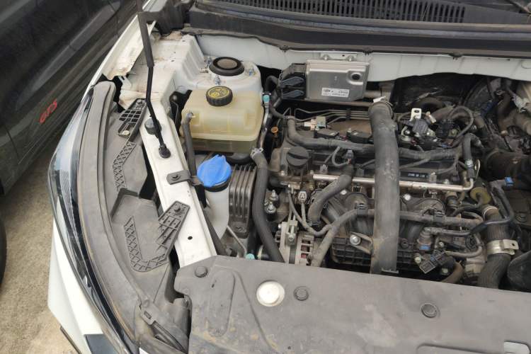 Used BAIC Beijing X3 2019 1.5T CVT Glory Edition Engine Bay Right