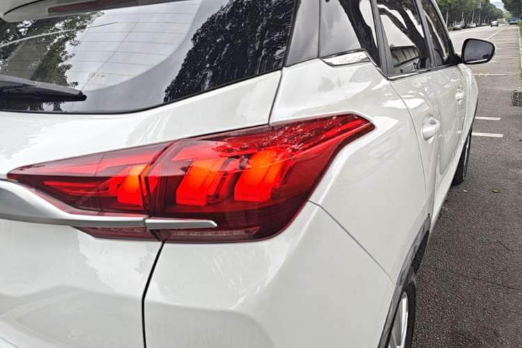 Used BAIC Beijing X3 2019 1.5T CVT Glory Edition Exterior 3