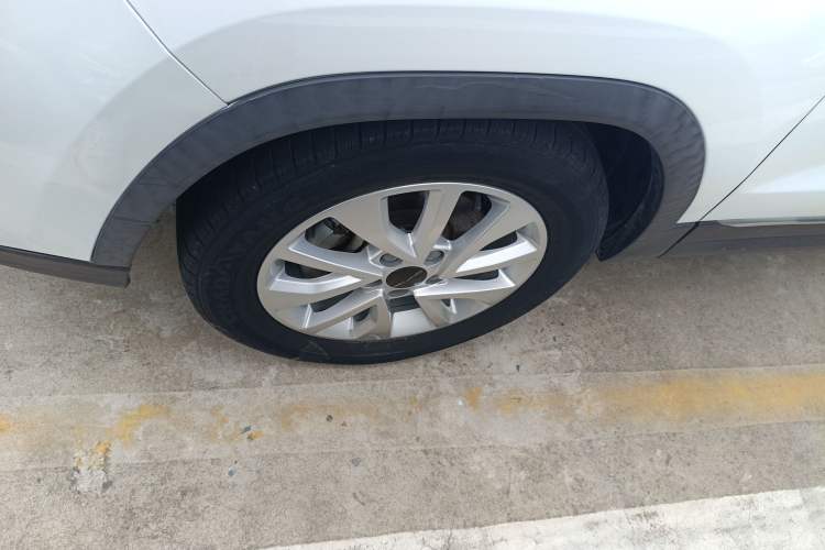 Used BAIC Beijing X3 2019 1.5T CVT Glory Edition Exterior 4