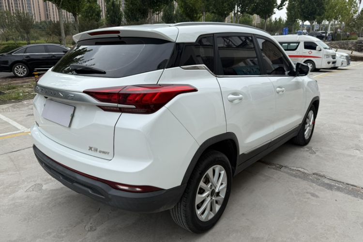 Used BAIC Beijing X3 2019 1.5T CVT Glory Edition Exterior 5