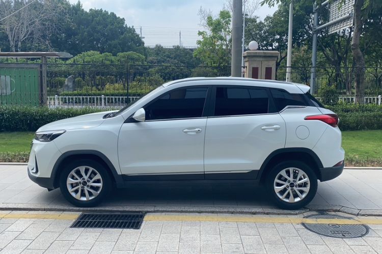 Used BAIC Beijing X3 2019 1.5T CVT Glory Edition Exterior 5