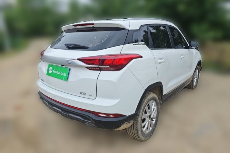 Used BAIC Beijing X3 2019 1.5T Manual Glory Edition Exterior 5