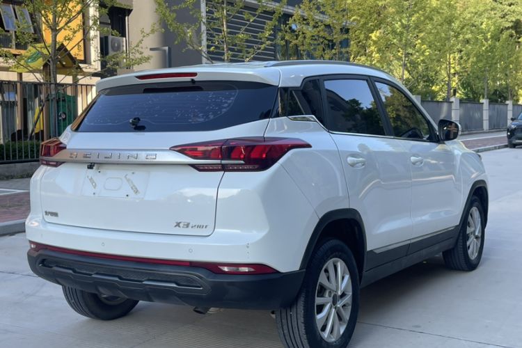 Used BAIC Beijing X3 2019 1.5T Manual Glory Edition Exterior 5