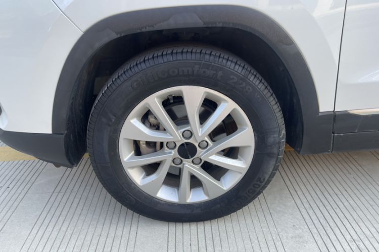 Used BAIC Beijing X3 2019 1.5T Manual Glory Edition Exterior 6