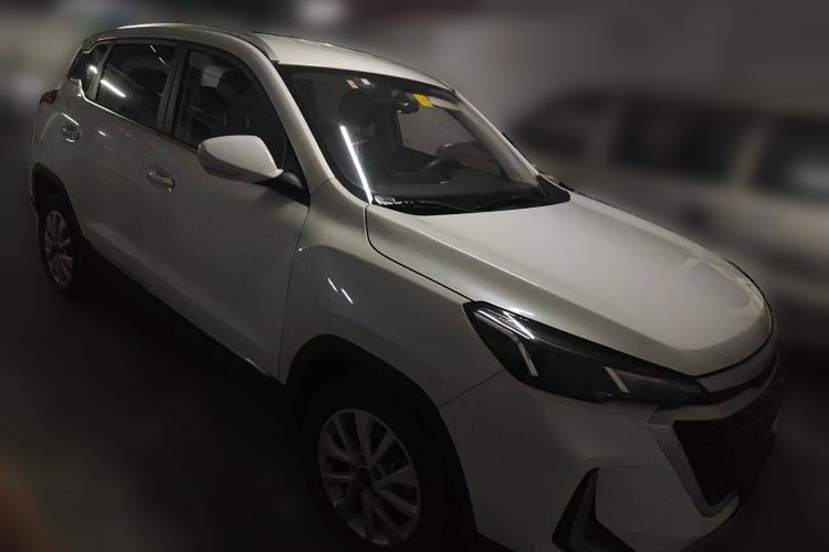 Used BAIC Beijing X3 2019 1.5T CVT Glory Edition Front Right 45 Deg