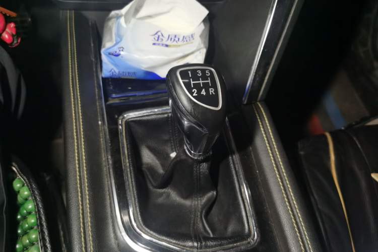 Used BAIC Beijing X3 2019 1.5L Manual Glory Edition Gear Lever
