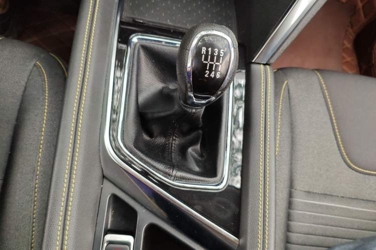 Used BAIC Beijing X3 2019 1.5T Manual Glory Edition Gear Lever