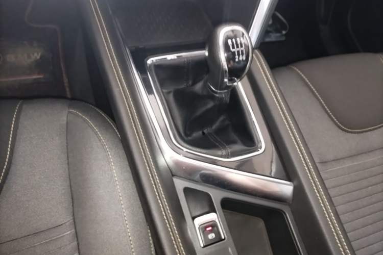 Used BAIC Beijing X3 2019 1.5T Manual Glory Edition Gear Lever
