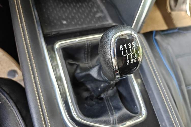 Used BAIC Beijing X3 2019 1.5T Manual Glory Edition Gear Lever