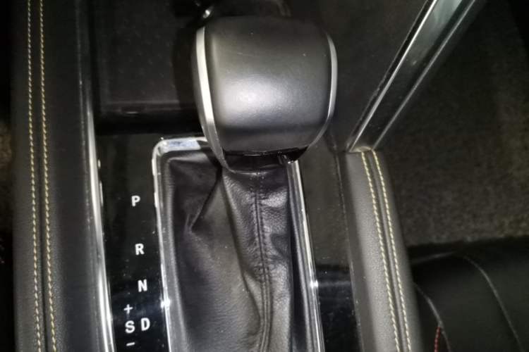 Used BAIC Beijing X3 2019 1.5T CVT Glory Edition Gear Lever