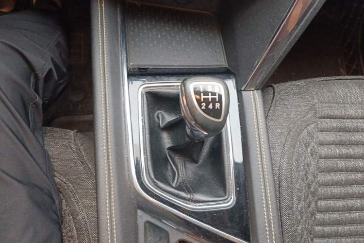 Used BAIC Beijing X3 2019 1.5L Manual Glory Edition Gear Lever