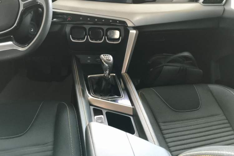 Used BAIC Beijing X3 2019 1.5L Manual Glory Edition Gear Lever