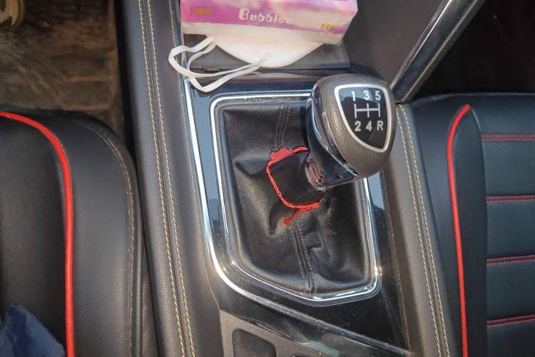 Used BAIC Beijing X3 2019 1.5L Manual Glory Edition Gear Lever
