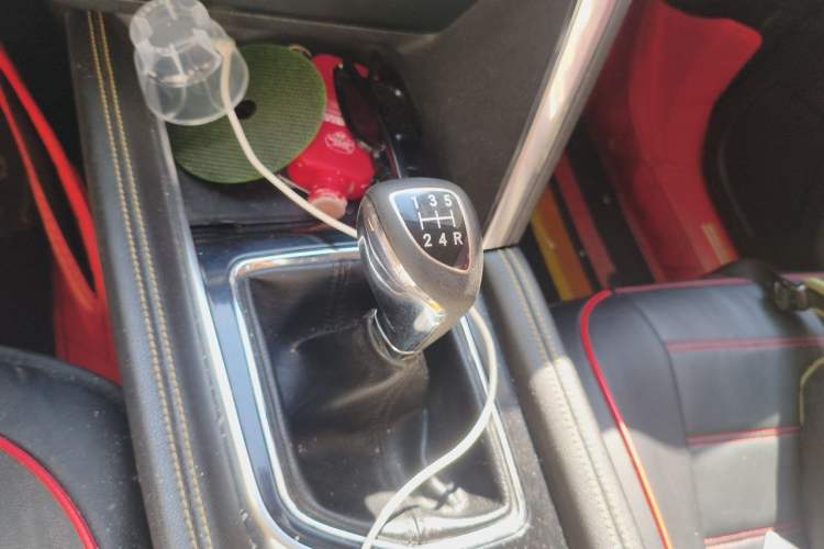 Used BAIC Beijing X3 2019 1.5L Manual Glory Edition Gear Lever