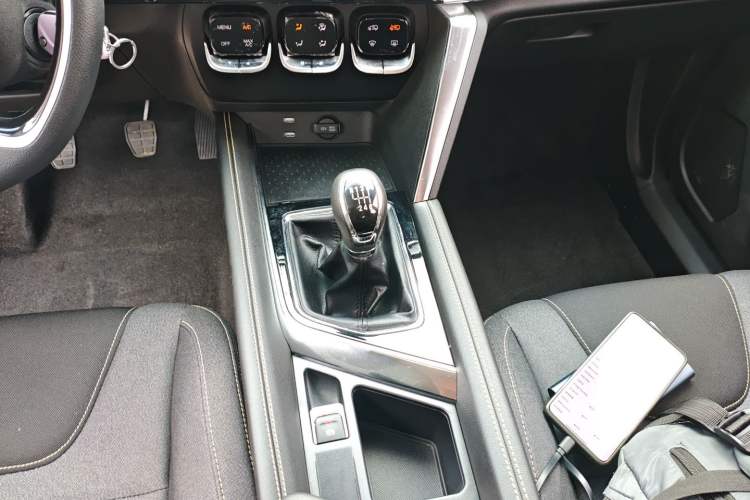 Used BAIC Beijing X3 2019 1.5T Manual Glory Edition Gear Lever
