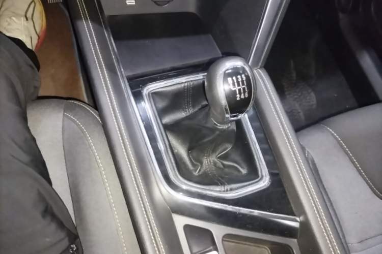 Used BAIC Beijing X3 2019 1.5T Manual Glory Edition Gear Lever