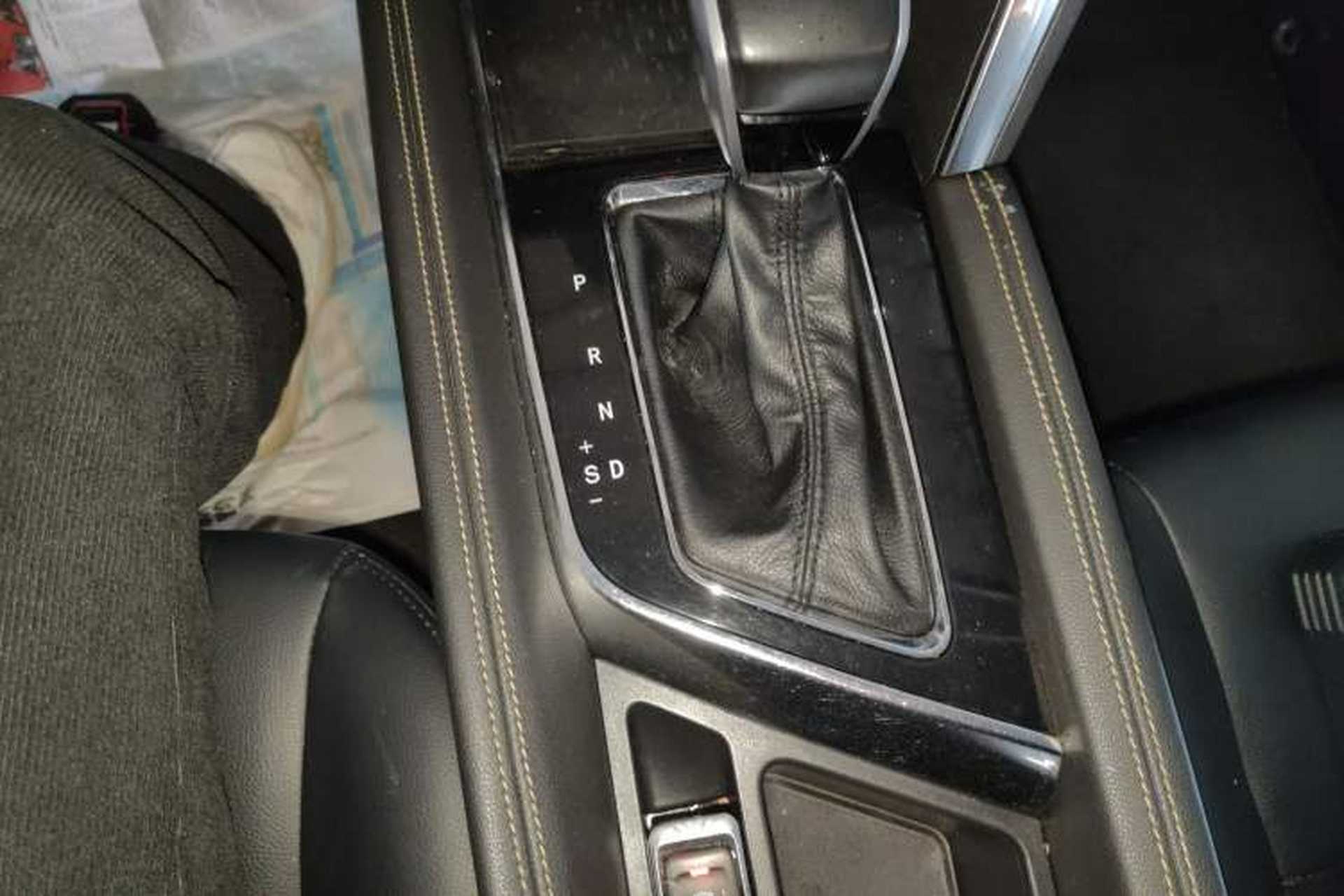 Used BAIC Beijing X3 2019 1.5T CVT Glory Edition Gear Lever