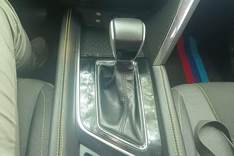 Used BAIC Beijing X3 2019 1.5T CVT Glory Edition Gear Lever