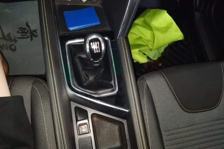 Used BAIC Beijing X3 2019 1.5T Manual Glory Edition Gear Lever