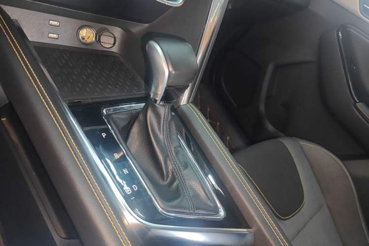Used BAIC Beijing X3 2019 1.5T CVT Glory Edition Gear Lever