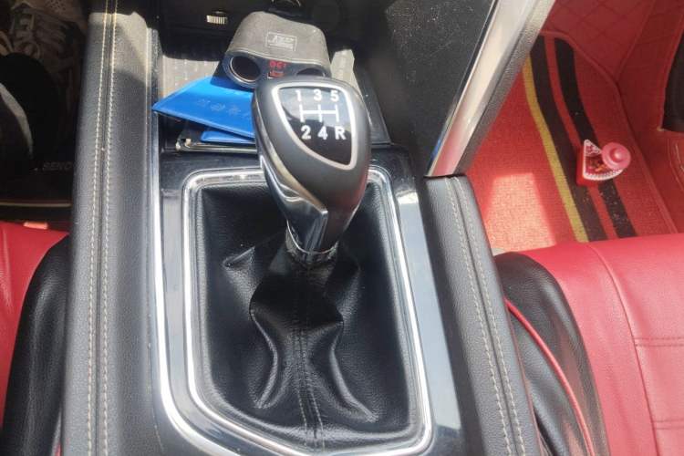 Used BAIC Beijing X3 2019 1.5L Manual Glory Edition Gear Lever