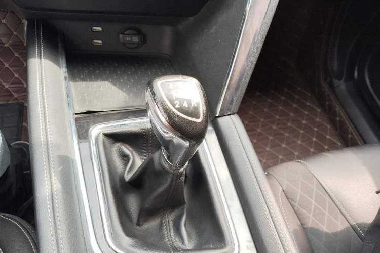 Used BAIC Beijing X3 2019 1.5L Manual Star Edition Gear Lever