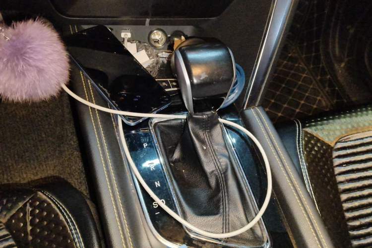 Used BAIC Beijing X3 2019 1.5T CVT Glory Edition Gear Lever