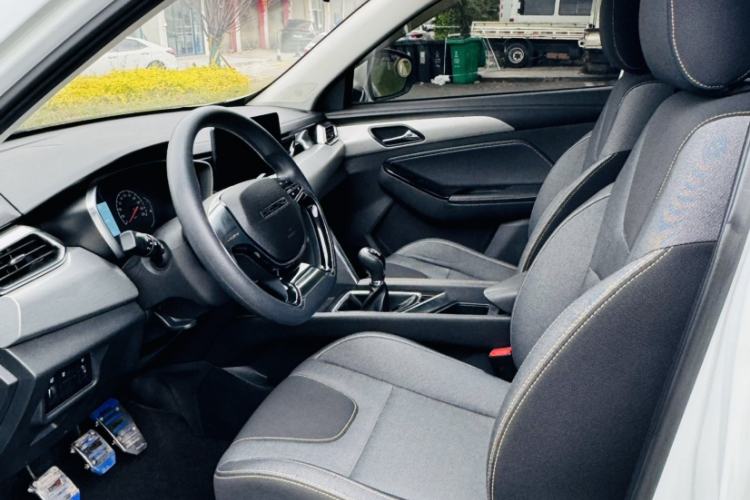 Used BAIC Beijing X3 2019 1.5T Manual Glory Edition Interior 1