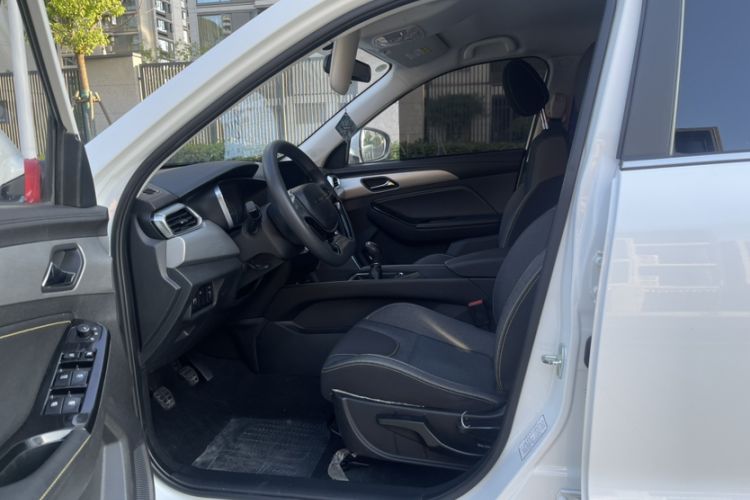Used BAIC Beijing X3 2019 1.5T Manual Glory Edition Interior 2