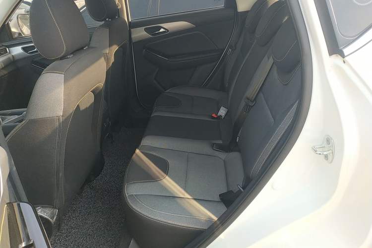 Used BAIC Beijing X3 2019 1.5T CVT Glory Edition Interior 4