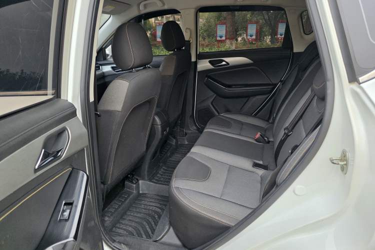 Used BAIC Beijing X3 2019 1.5T CVT Glory Edition Interior 4